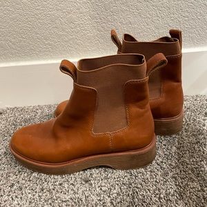Madewell Leather Camryn Chelsea Boots